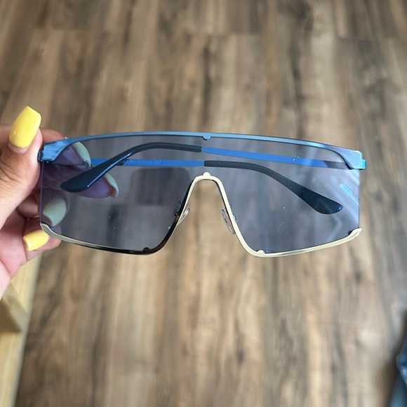 Sunglasses - Picture 1 of 2
